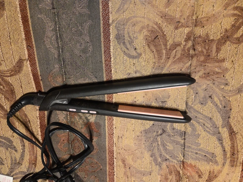 Remington Ceramic Flat Iron 1" Anti-Static Straight Hair Style - Image 2 of 3