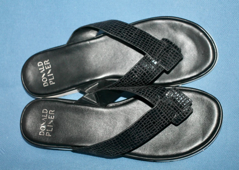 Chanclas DONALD PLINER Lynne Serpiente Repujada Mujer Talla 9 Cuero Vegano Negro Foto 4 de 4