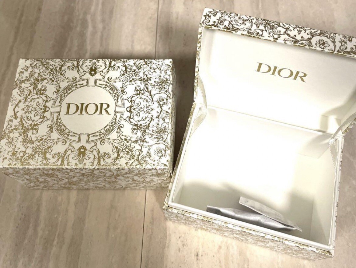 Dior Holiday Gift 2023 Jewelry Box Authentic Novelty 7 x 9.5 Dior Holiday Gift 2023 Jewelry Box Authentic Novelty 7 x 9.5