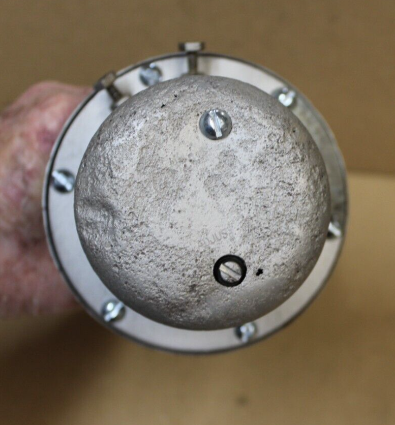 【horn cleg】 1977-1982 Corvette Horn Button Cap (GM Part 459082)