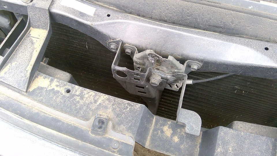 Ford Escort Zx2 1997-2003 pestillo de capó con soporte OEM Foto 4 de 4