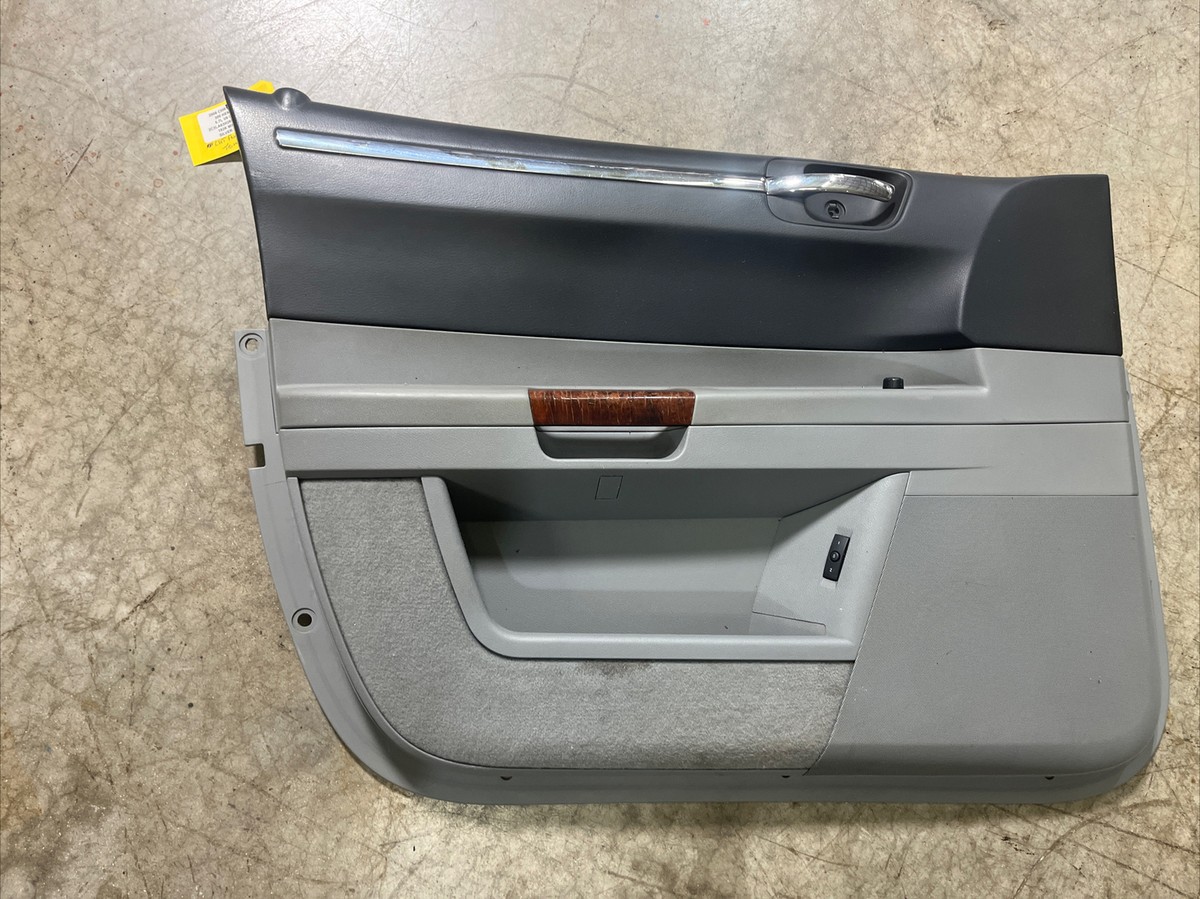 セクシーカード　　３００c 2005-2006-2007 Chrysler 300C Driver Front Door Trim Panel | Gray