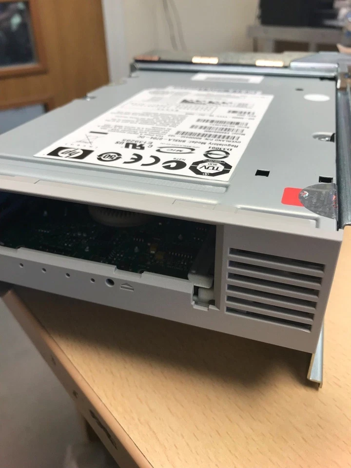 80000440-103 EB658B#800 Overland LTO4 1760 SCSI NEO Loader Drive With Tray - Image 2 of 2