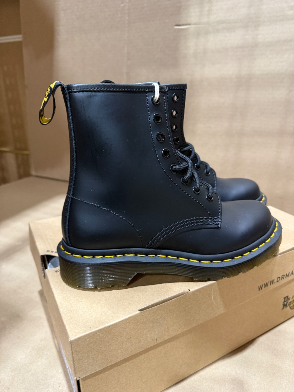Dr. Martens 1460 Women's Original Smooth Leather Lace Up Boots - New, Size 5. thumbnail 4