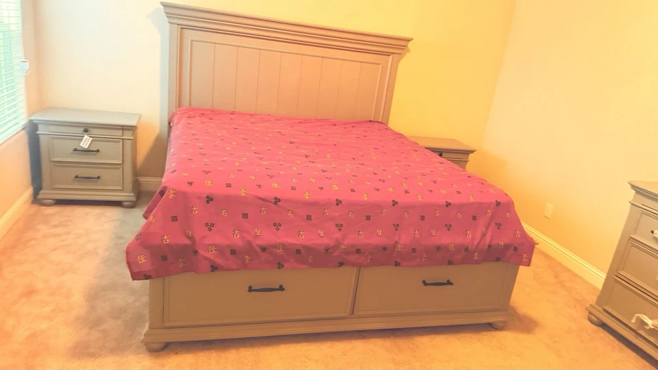 Bedroom king size bed 1 pc dresser Made in Italy Cherry wood . - Image 4 of 4