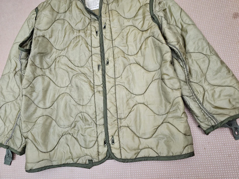 Chaqueta forradora vintage militar de EE. UU. para clima frío pequeña abrigo de campo verde Foto 2 de 4