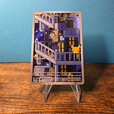 30° Anniversario Meowth 139/128 Sole e Luna Segreta Rara Holo Pokemon TCG Card IT