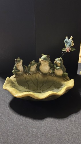 Leaf Shaped Ceramic Bird Bath Bowl with Four Frog Figurines & Blue Bird