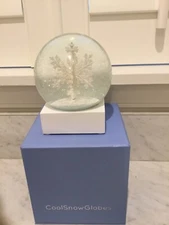Snowflake Beauty Snow Globe by CoolSnowGlobes - Winter Season Nature's Gift