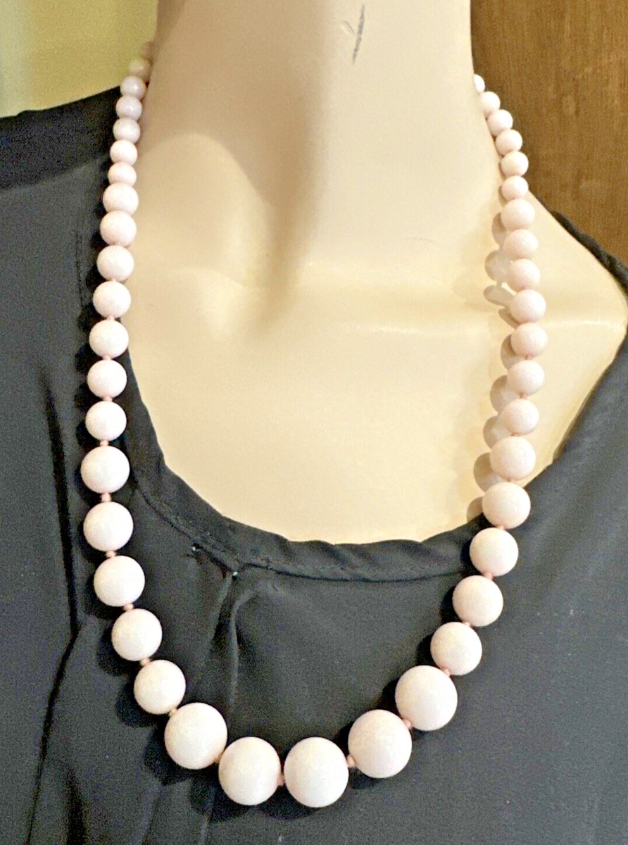Rare Vintage White Pink Mutton Fat Jade Carved Stone Knotted 83.3g