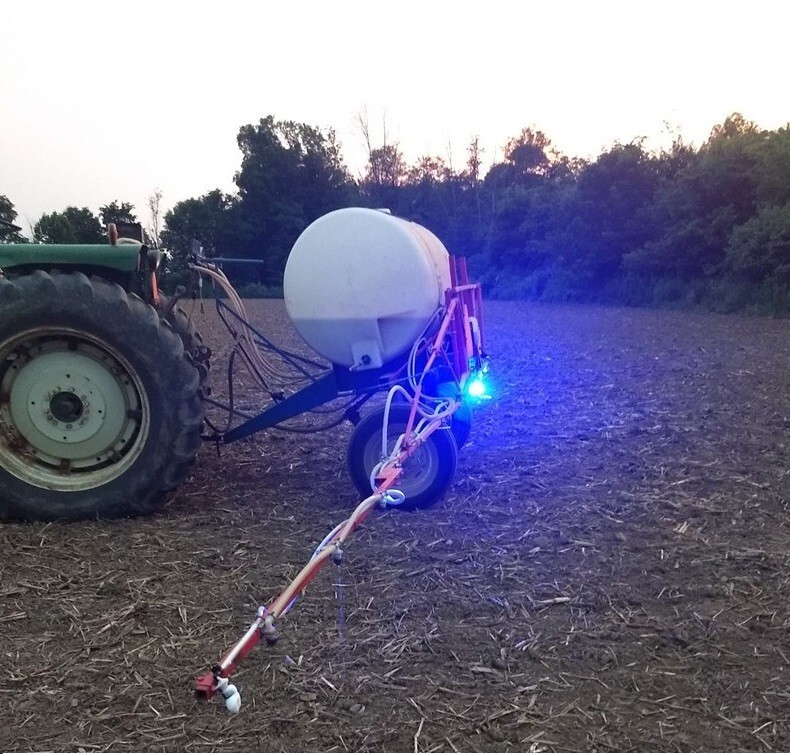 Lampade LED blu da lavoro con spruzzatore a braccio X2 10 W 750lm rotondo 10 V - 30 V per veicoli agricoli camion camion misura universale Lampade LED blu da lavoro con spruzzatore a braccio X2 10 W 750lm rotondo 10 V - 30 V per veicoli agricoli camion camion misura universale