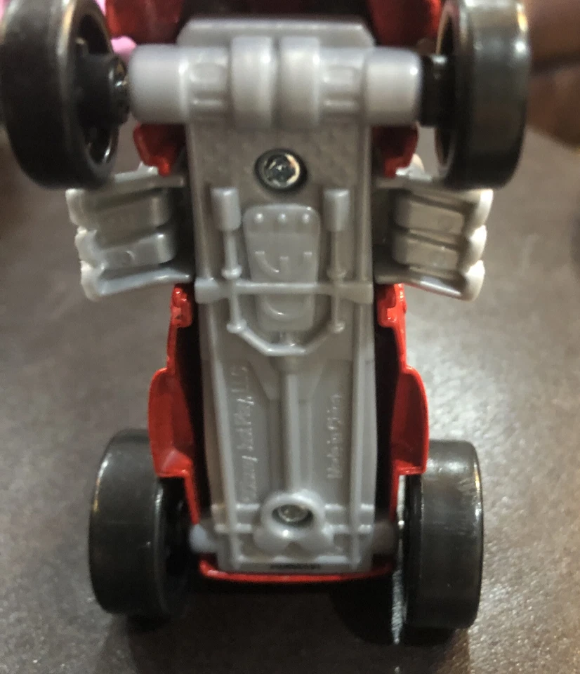 DISNEY JUNIOR MICKEY AND THE ROADSTER RACERS SOBREALIMENTADO MICKEY'S HOT ROD T2 Foto 4 de 4