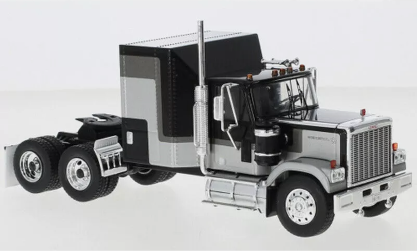 IXO 1980 GMC General Rig  lorry Black/Silver,  1:43 Scale