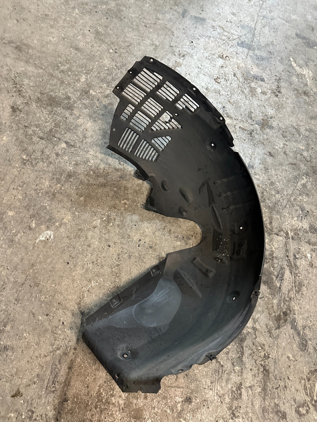 Audi R8 2014 FRONT+LEFT Fender liner