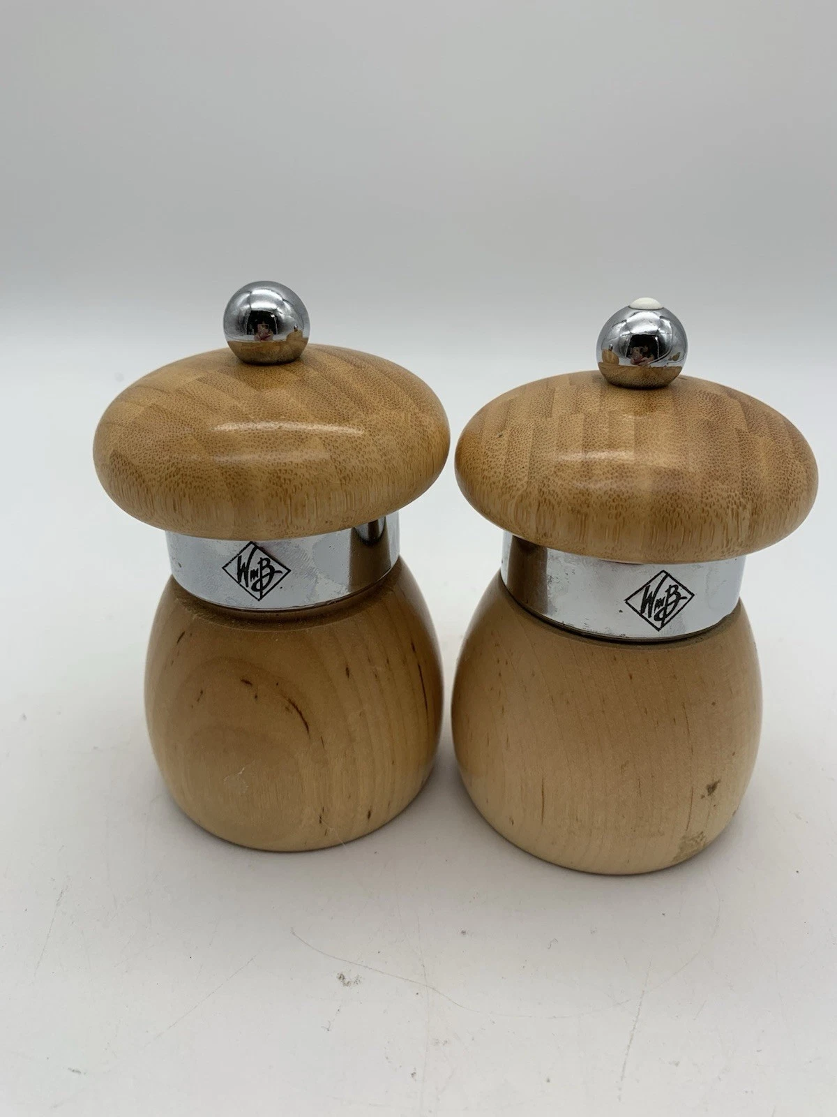 Vintage William Bounds USA Wood Manual Salt and Pepper Mill Grinder 3 in