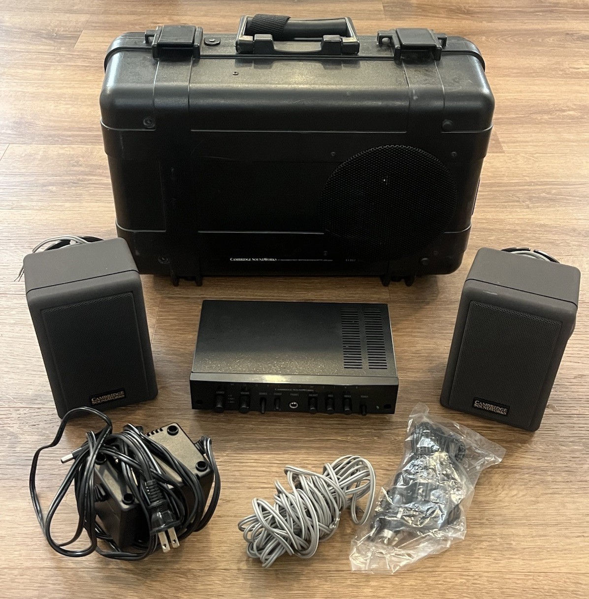 Cambridge SoundWorks Model Twelve Portable Speaker System Am