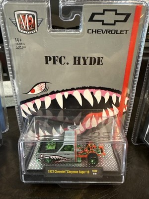 M2 MACHINES 1973 CHEVROLET CHEYENNE SUPER 10 ( PFC. HYDE ) ( CHASE VERSION )