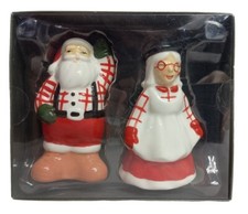 2018 Target Threshold Christmas Santa and Mrs. Claus Salt Pepper Shakers