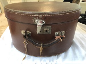 old fashioned hat boxes