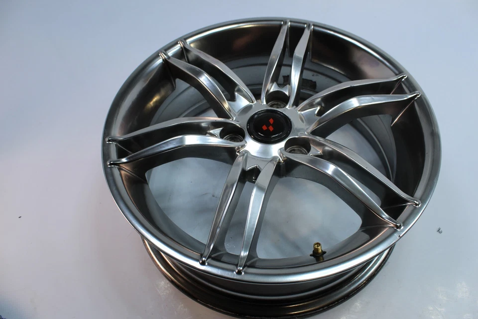 2010 CAN-AM SPYDER RT-S ROADSTER SM5 前轮烟熏铬 706201121 — 第 3/4 张图片