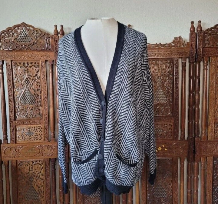 Cardigã vintage Liz&Co malha de algodão preto e branco botão para baixo Light Academia - Imagem 4 de 4