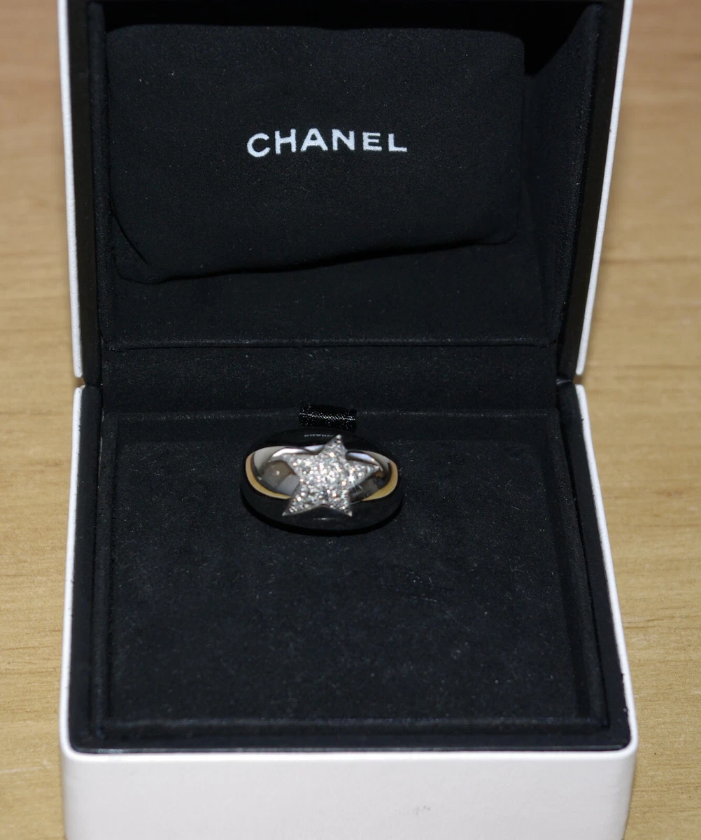 CHANEL JOAILLERIE SUPERBE BAGUE " LE DÔME " OR BLANC 18 K ETOILE  SERTIE DIAMANT