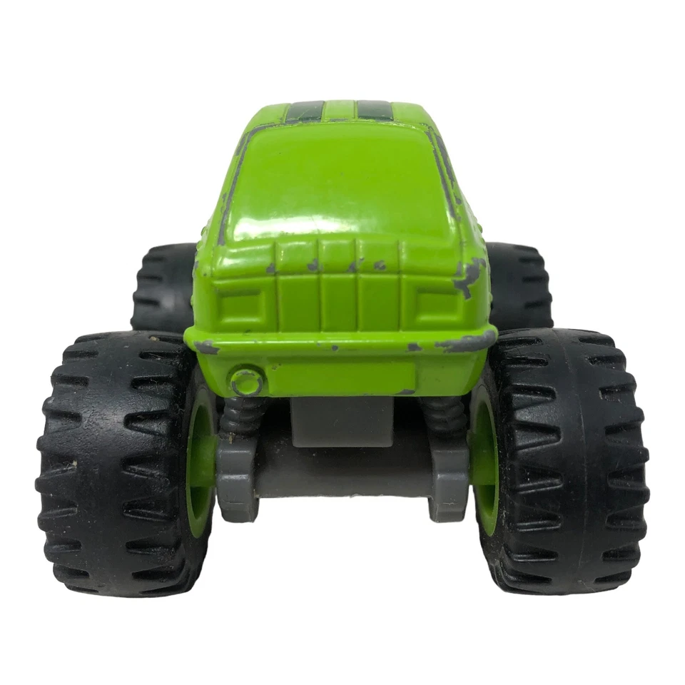 Camión verde fundido a presión Blaze And The Monster Machines Pickle 1:64 Foto 4 de 4