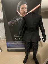 HOT TOYS - KYLO REN - MMS560 - STAR WARS IX THE RISE OF THE