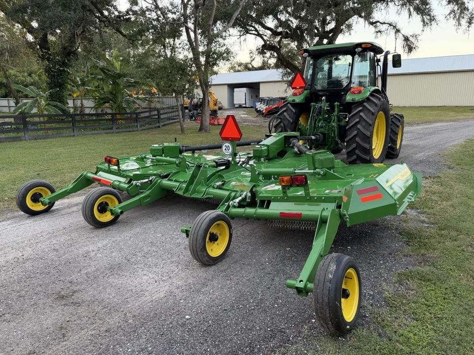 2025 JOHN DEERE 6135E TRACTOR - LOADED - 24 SPEED - UNDER WARRANTY -ONLY 54 HRS! - Image 4 of 4