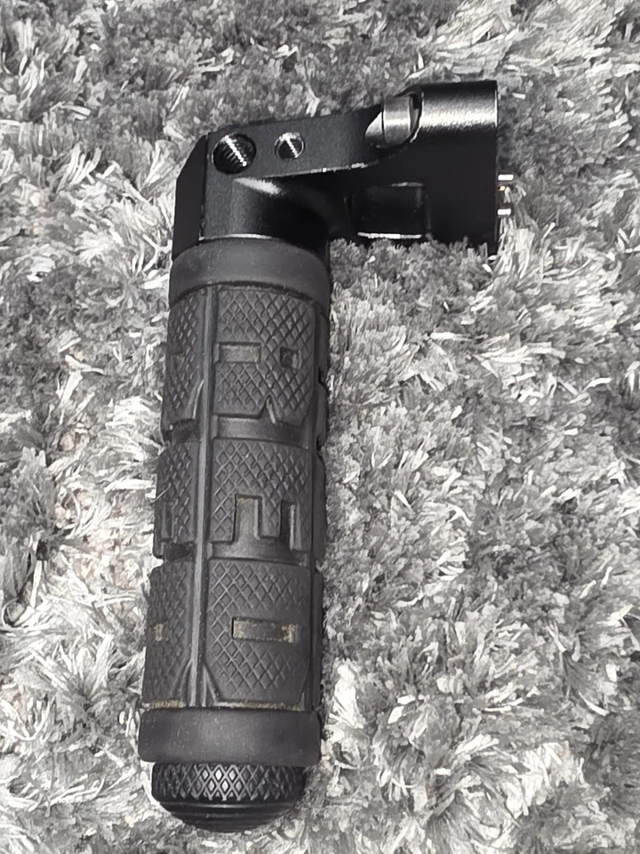 RED Digital Cinema DSMC2 Mango Superior Empuñadura de Goma con Botón de Inicio/Parada de Grabación Foto 4 de 4