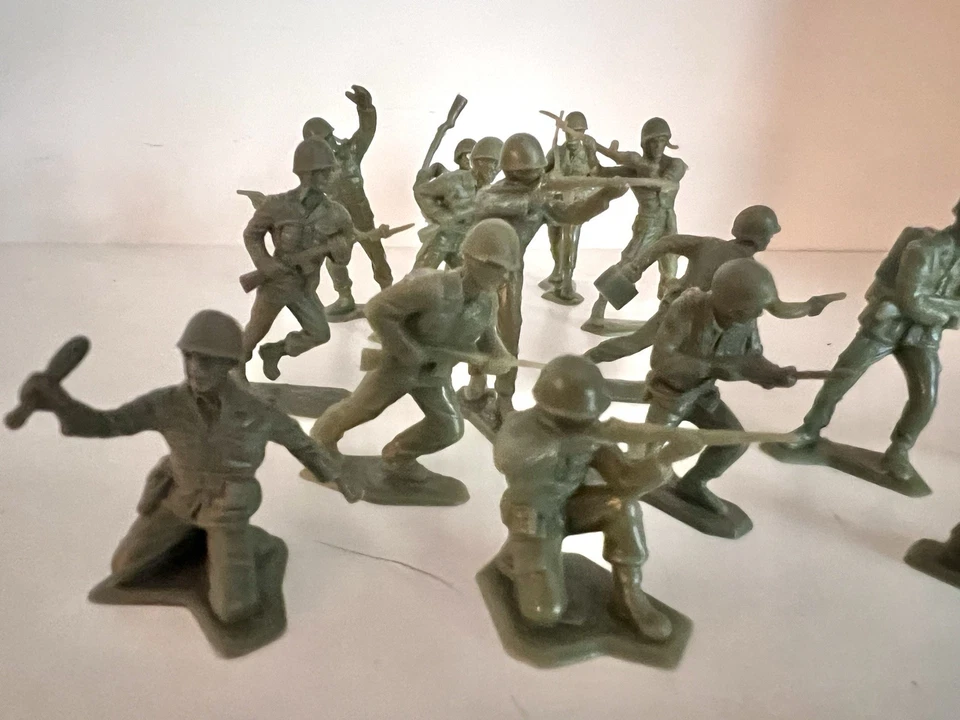 MARX BATTLEGROUND GI's e Infantes de Marina - LOTE DE 15 en 15 Poses - MUY BUENO - LOTE IMPERDIBLE Foto 2 de 4