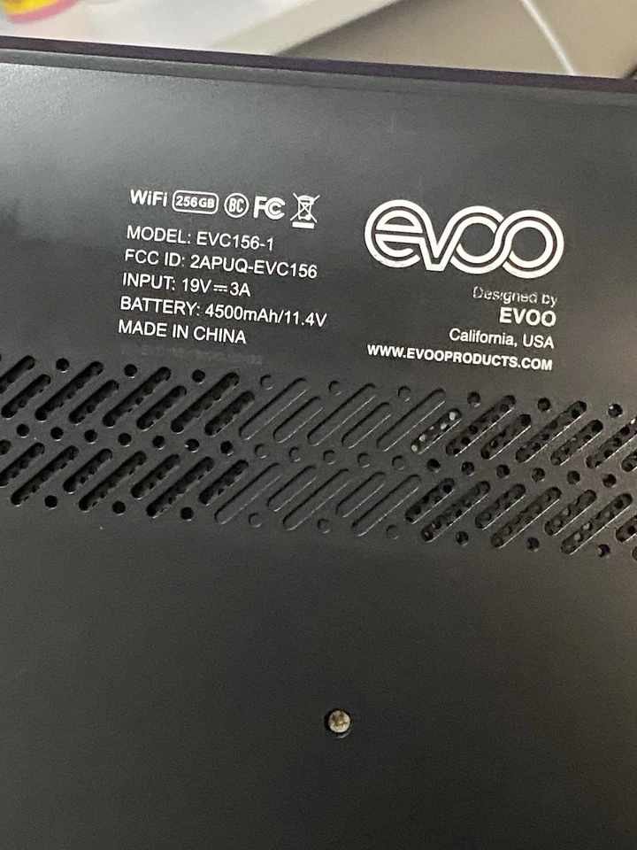 Evoo Laptop Ultra Thin 15.6 inch (256GB, Intel Core i7 6th Gen., 2.40GHz, 8GB) - Image 4 of 4