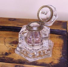(#1601) old vintage glass  ink well inkwell (Pick up / post worldwide)