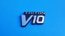 99-04 FORD F-250 F-350 TRITON V10 SIDE FENDER EMBLEM LOGO BADGE USED OEM B31
