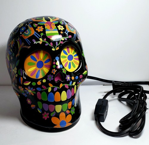 NUEVO Rimports Fusion Día de los Muertos "Otomi" Calavera de Azúcar Tamaño Completo Calentador de Cera Nuevo en Caja - Imagen 2 de 11
