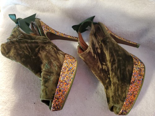 POETIC LICENCE GREEN VELOUR GLITTER TRIM BOW ON BACK SIZE US 8 EU/38.5 ZIP - Picture 4 of 7