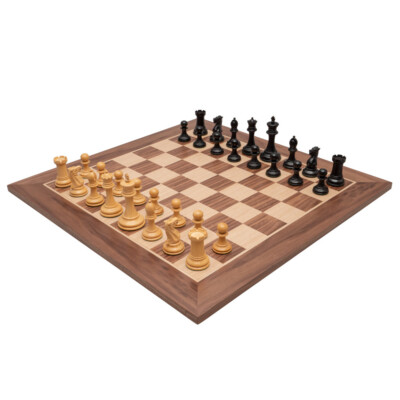The Old English Elite Walnut and Black Deluxe Schachspiel
