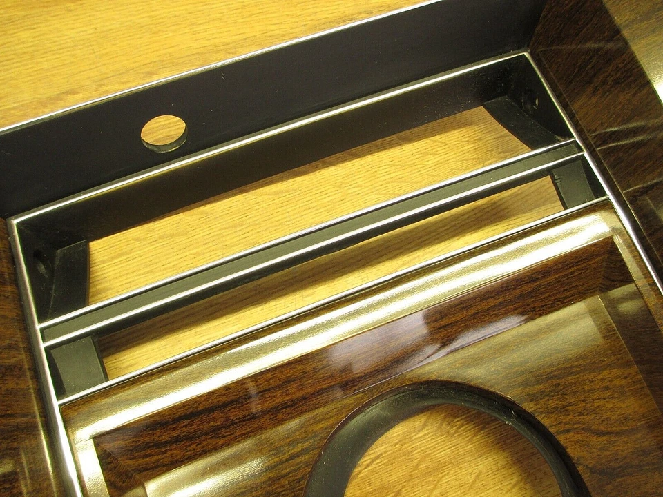 1977 & 1978 CADILLAC DEVILLE AND FLEETWOOD DASH FACE APPLIQUE WALNUT GRAIN - Image 4 of 4