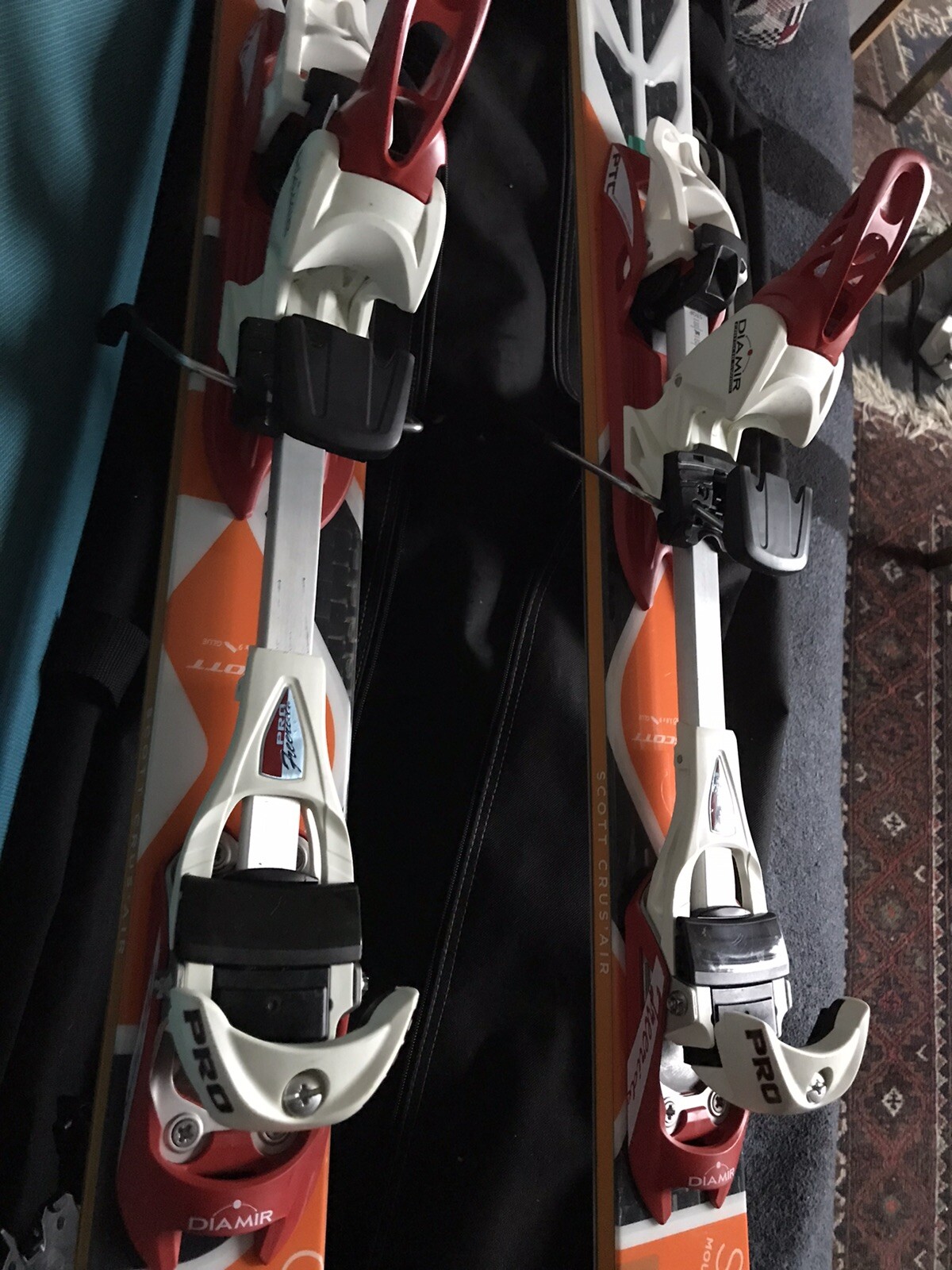 Scott crus’air touring skis, diamir bindings, skins and crampons
