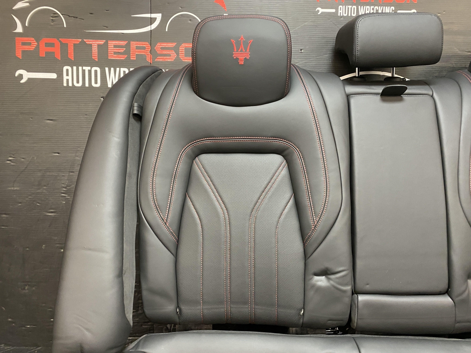 2022 MASERATI QUATTROPORT REAR SEAT BLACK LEATHER INTERIOR 1NE RED STITCHING