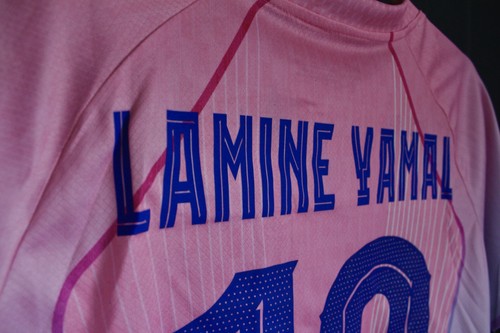 Barcelona Special Edition Pink Jersey - Lamine Yamal 10 - Size S - Picture 6 of 8