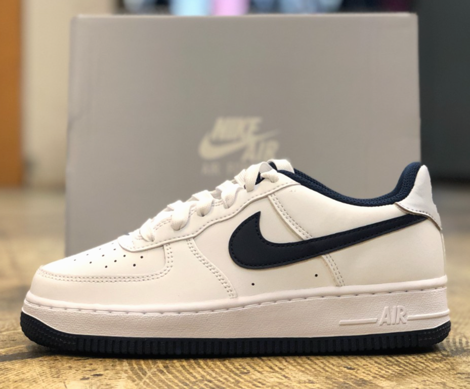 NEW* Youth Grade-School Nike Air Force 1 (GS) White / Navy (CT3839