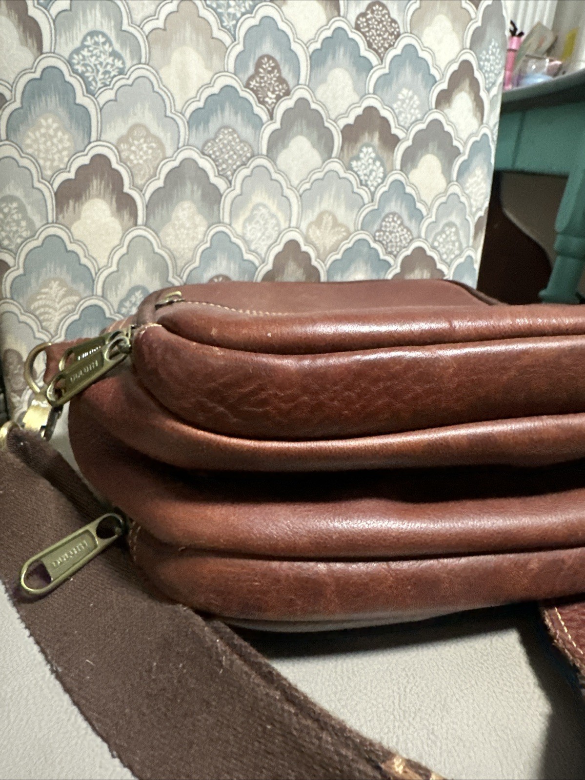 Genuine DULUTH Trading Company tan leather messenger Lifetime Leather Bag image 7