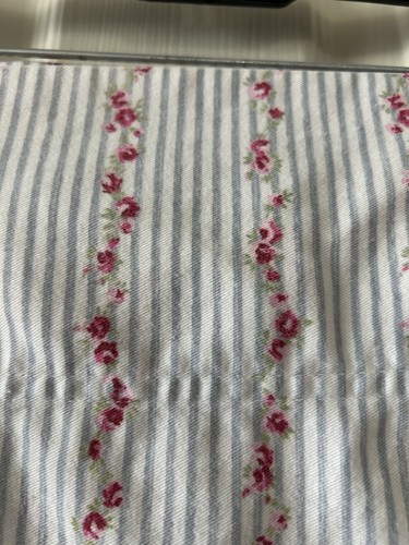 Treasures By Rachel Ashwell Standard Kissenhülle Rosa Blumen Und Streifen. EUC - Bild 5 von 7