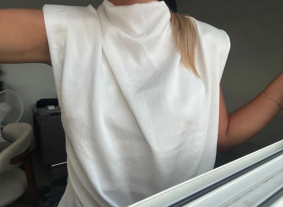 Blouse Zara XS couleur blanche neuf sans étiquette - Photo 1/3