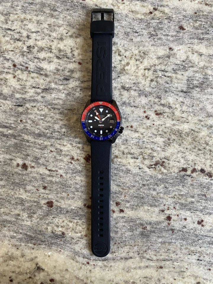 Seiko 5 Sports GMT Pepsi Collab Ltd Edition – Full Set – Excellent Condition - Image 3 of 4