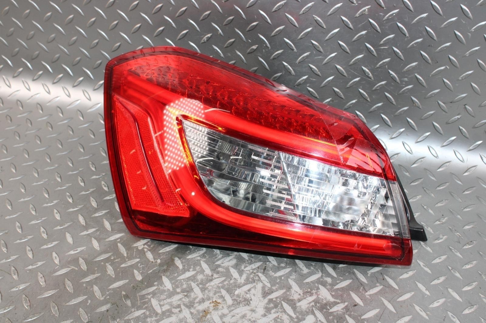 Maserati Ghibli 2014-2020 Left Tail light