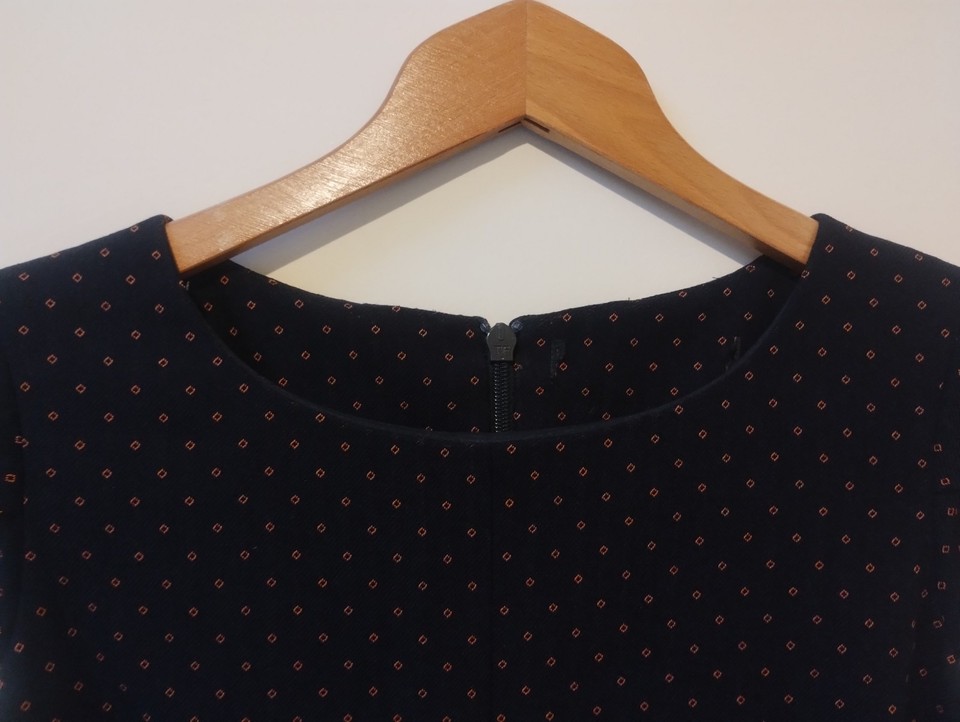 S Pattern Geometry Next Tailoring Sheath Dress Navy with Geometric Orange Diamond Pattern ...