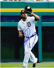 MATT TUIASOSOPO  DETROIT TIGERS   ACTION SIGNED 8x10