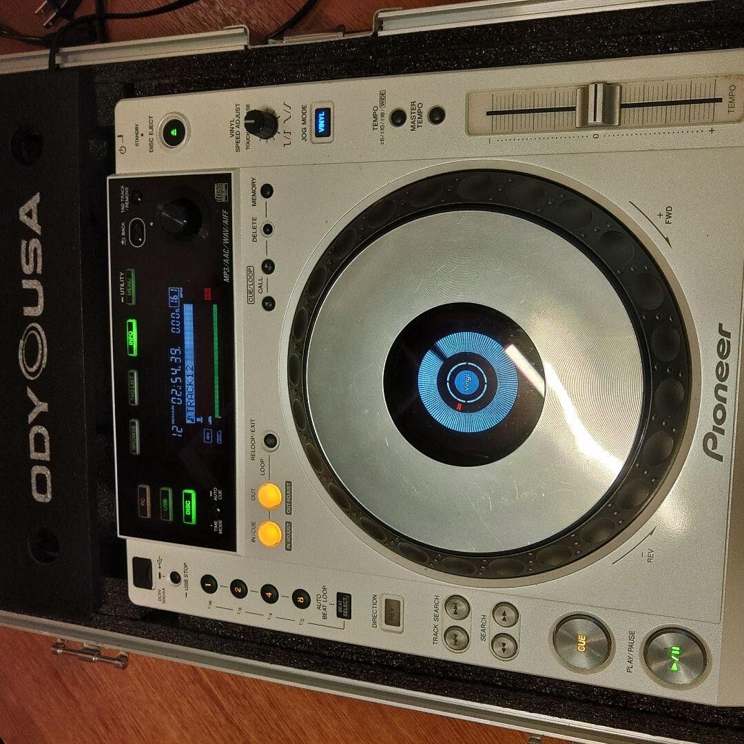 Pioneer CDJ-850 White 2-unit set + ODYSUSA case included
